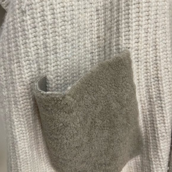 CLUB MONACO Wool grey top with shearling pocket sleeveless - Picture 2 of 3